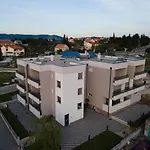 شقة Dalmacija *